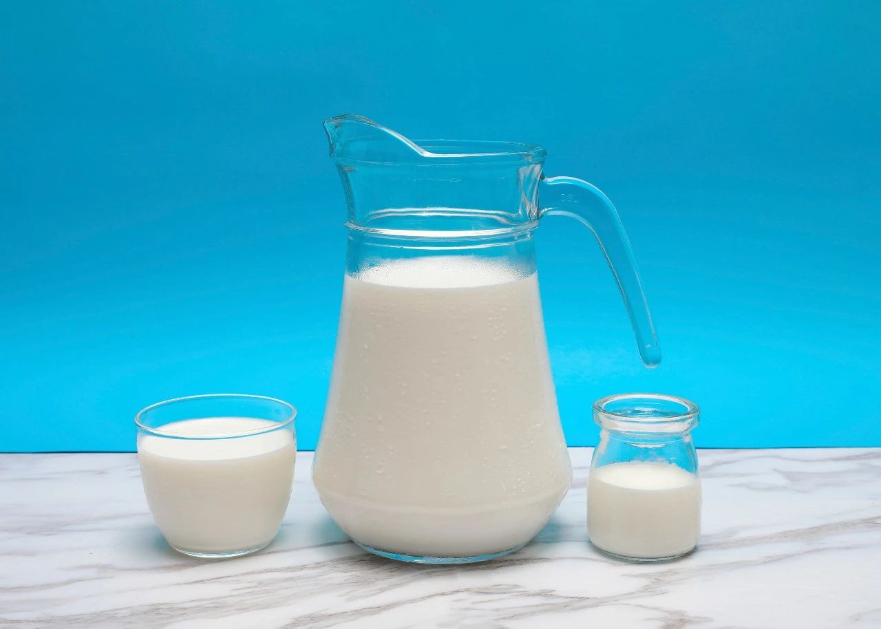 伊利、蒙牛加速结构，，，灼烁乳业、新希望乳业扩大阵地……这类乳制品越来越火！_PG国际