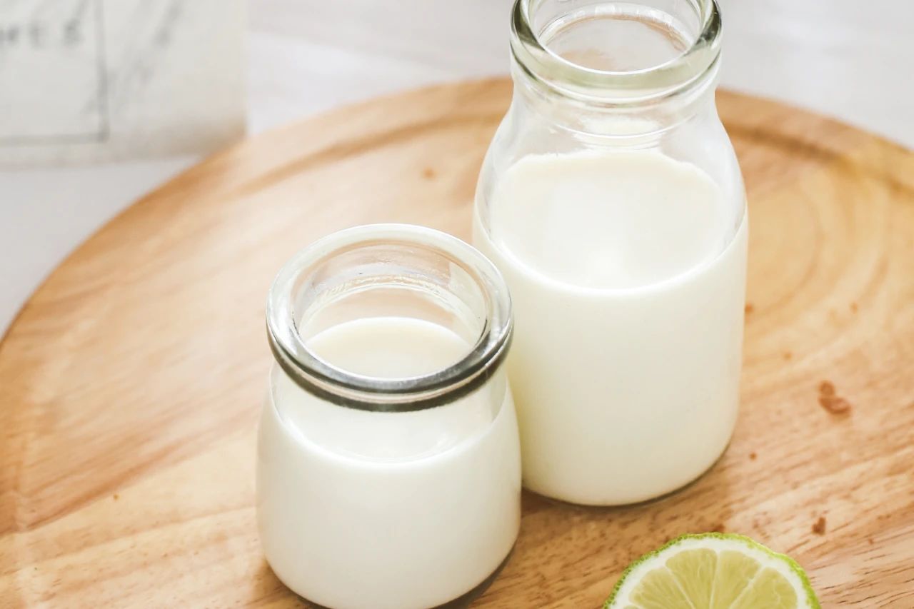 伊利、蒙牛加速结构，，，灼烁乳业、新希望乳业扩大阵地……这类乳制品越来越火！_PG国际